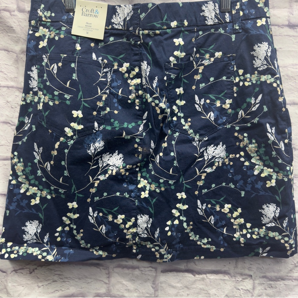 Croft and Barrow NWT Floral Skort Size 14 - Picture 2 of 3